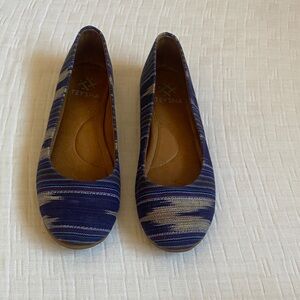 TEYSHA Blue Patterned Women's Flats